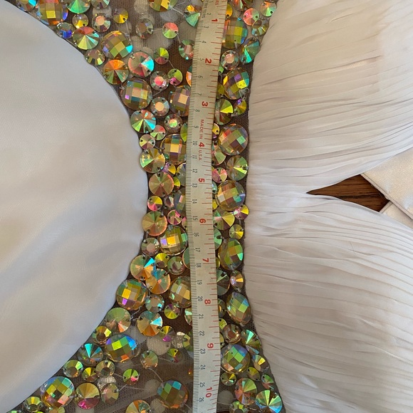 Alyce Paris Size 0 White Jeweled Formal Gown - Picture 9 of 10